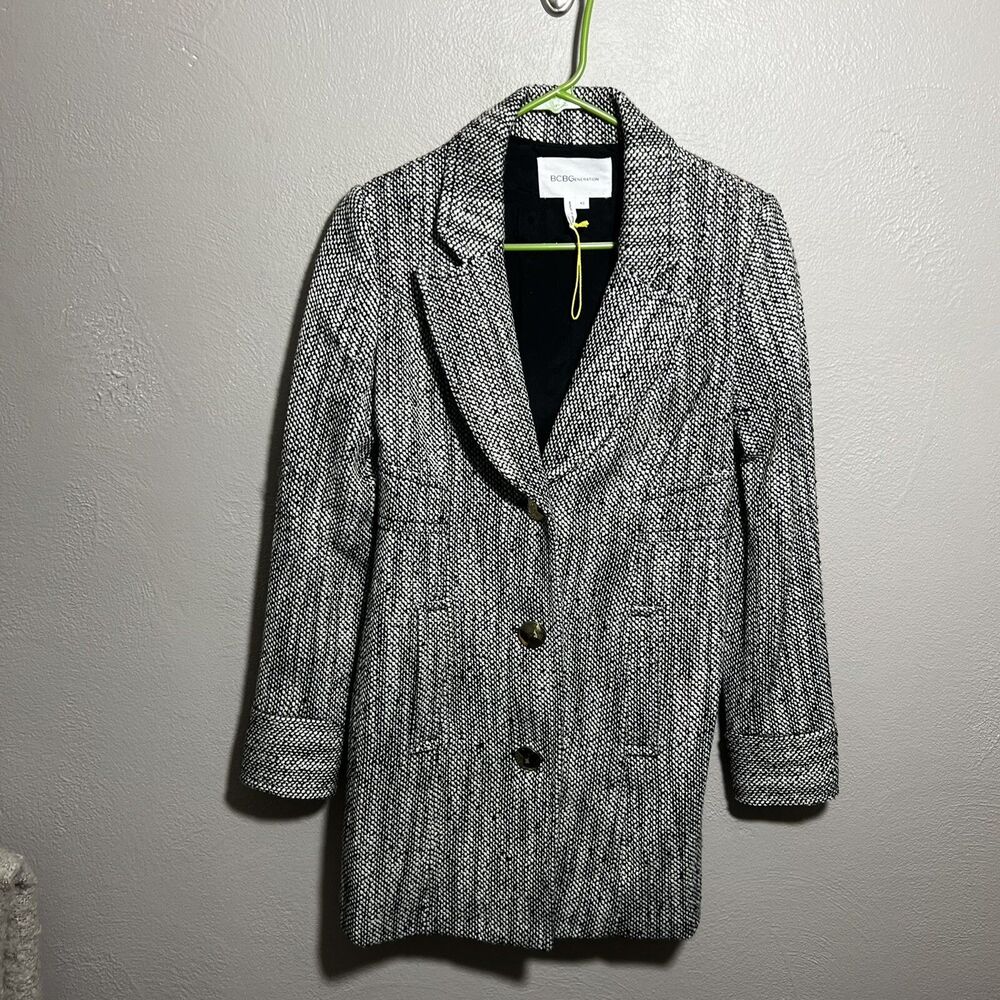 BCBGeneration Ladies Coat Sz XS Black White Weave Fully Lined Gold Buttons NWOT